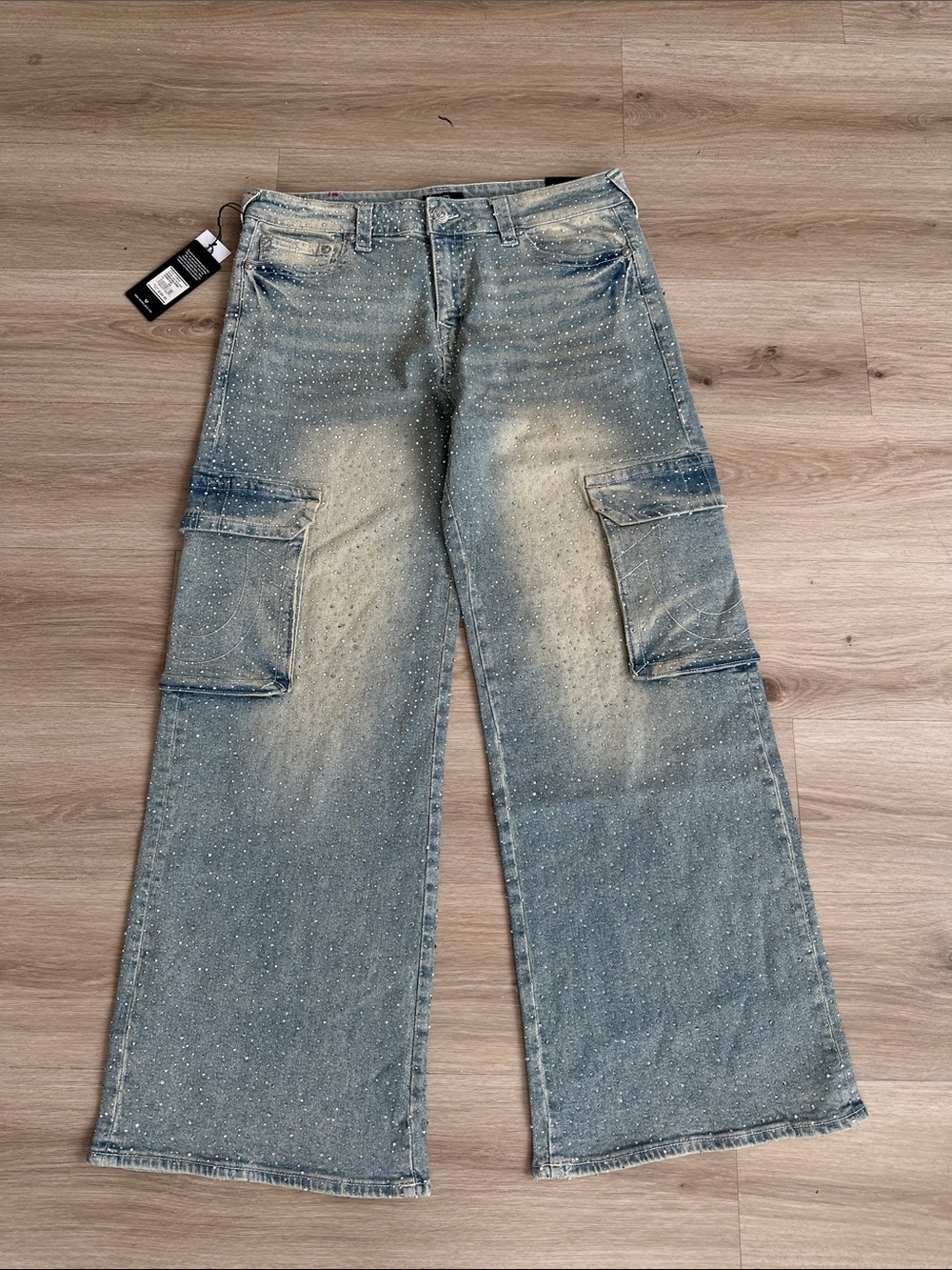 True Religion Bobbi Mid Rise Crystal Flap Baggy Cargo Jean - Picture 9 of 16